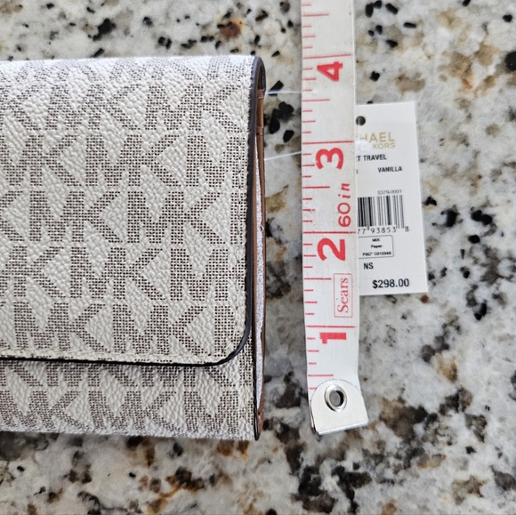 Michael Kors Jet Set Trifold LG wallet - Picture 6 of 9